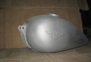 Чистка бочка бензобака мотоцикла ИЖ