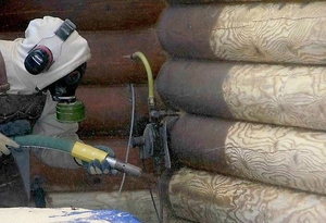 Очистка стен дома пескоструем