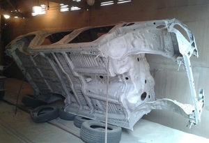 Чистка днища автомобиля дробеструем