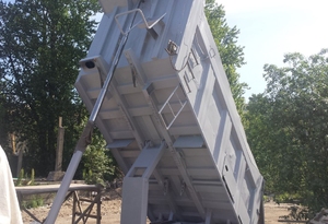 Очистка кузова грузового автомобиля