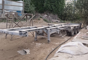 Чистка пескоструем рамы грузового автомобиля