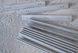 Чистка уголков пескоструем