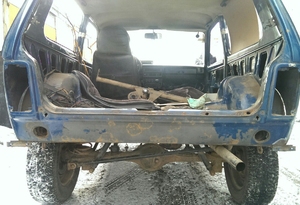 Обработка порогов пескоструем у Нивы